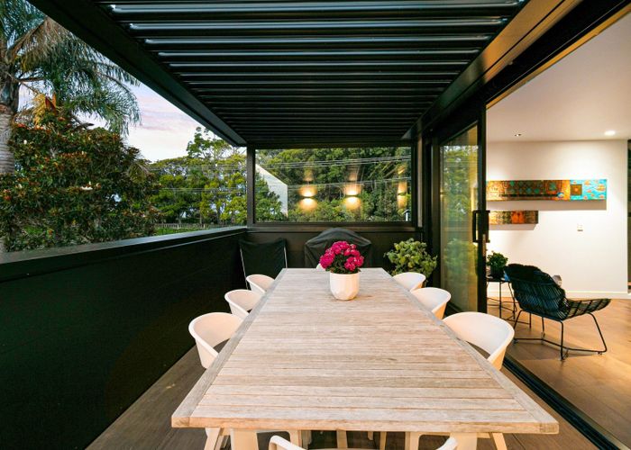  at 1/279 Lake Road, Belmont, North Shore City, Auckland