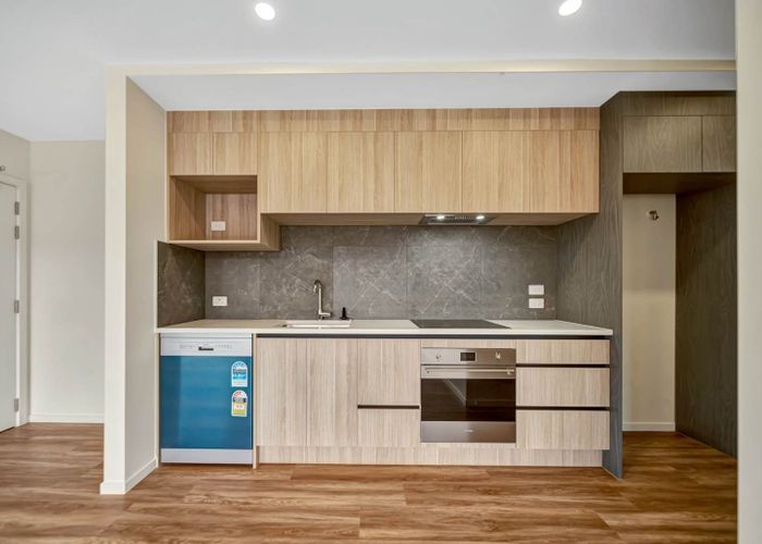  at 102/7 Newelm Lane, Flat Bush, Manukau City, Auckland