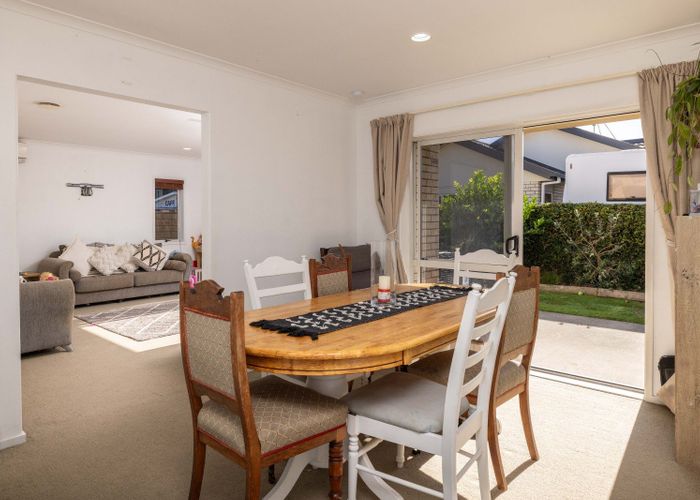  at 2/100 Millers Road, Brookfield, Tauranga