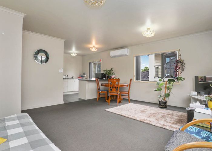  at 1/68 Panorama Road, Mount Wellington, Auckland City, Auckland