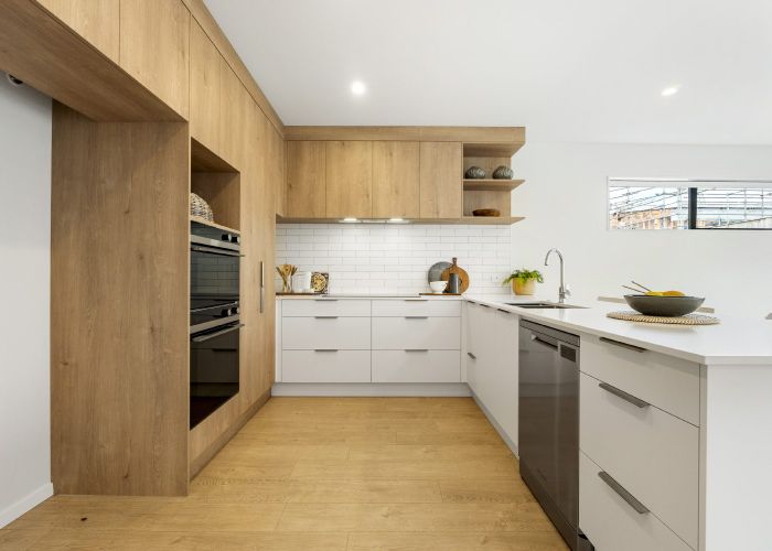  at 3 Kakahi Road, Beachlands, Manukau City, Auckland