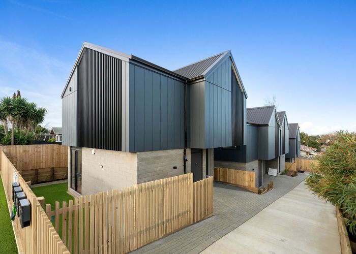  at Lot 1, 31 La Trobe Street, Pakuranga Heights, Manukau City, Auckland