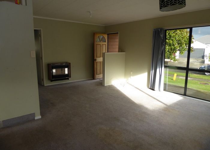  at 32 Dalfield Place, Highbury, Palmerston North