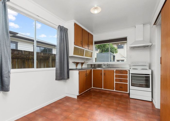  at 2/24 Jason Avenue, Sandringham, Auckland City, Auckland