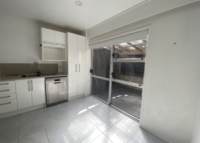  at 58B Peach Road, Glenfield, North Shore City, Auckland