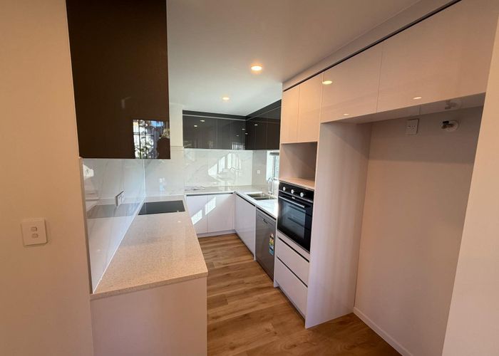  at 33a Riverhills Avenue, Pakuranga Heights, Manukau City, Auckland