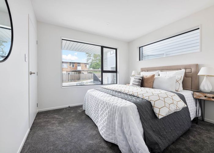  at 5/35 Hogans Road, Glenfield, Auckland