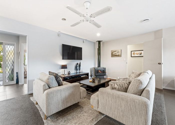  at 5 Riverside Drive, Point Wells, Rodney, Auckland