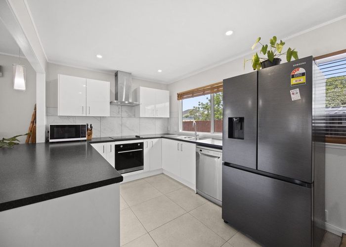  at 1/22 Bundena Place, Clendon Park, Manukau City, Auckland
