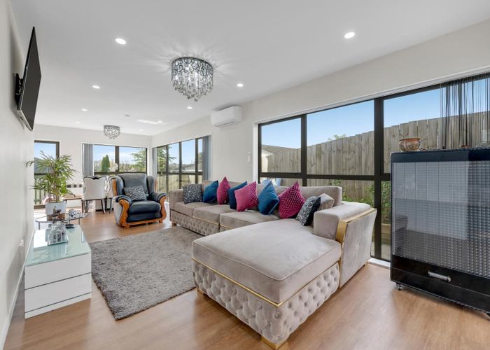 at 11A Kimdale Place, Totara Heights, Manukau City, Auckland