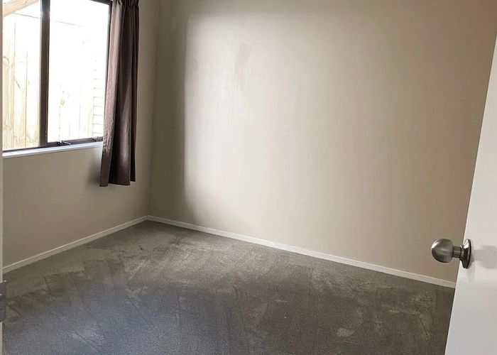  at 17A Saint Catherine Crescent, West Harbour, Waitakere City, Auckland