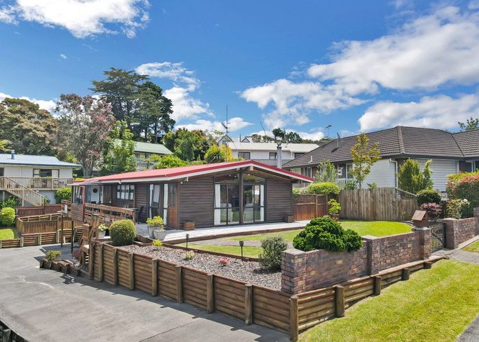  at 3 Claret Place, Henderson, Auckland