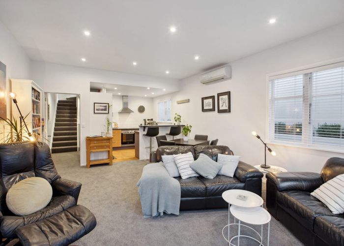  at 11/231 Marine Parade, Seatoun, Wellington