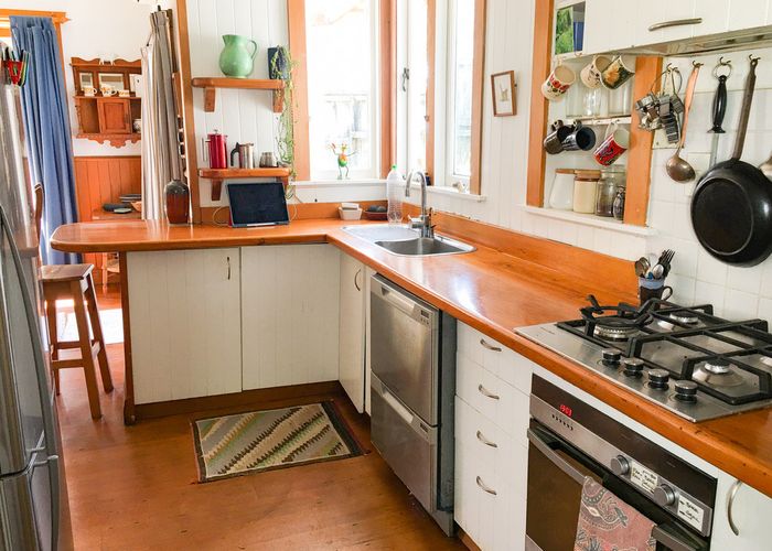  at 16 Esplanade Road, Mount Eden, Auckland