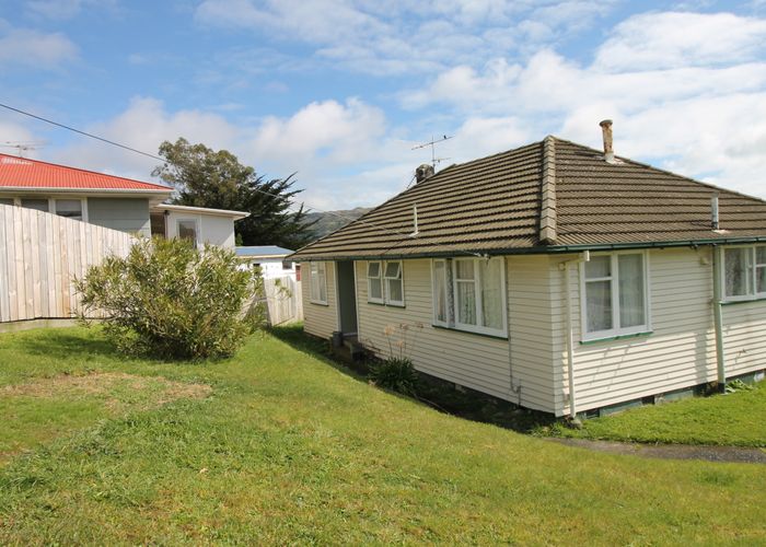  at 4 Dorset Grove, Cannons Creek, Porirua