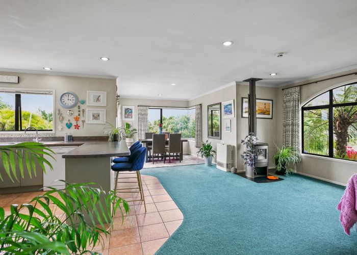  at 2 Royal Heights, Glen Avon, New Plymouth