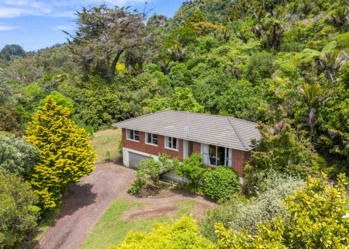  at 3 Bush Road, Waiatarua, Auckland