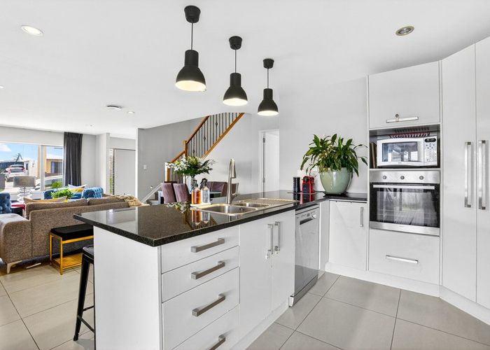  at 94 Keri Vista Rise, Papakura, Papakura