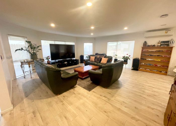  at 2/30 Kimber Hall Avenue, Mount Roskill, Auckland City, Auckland