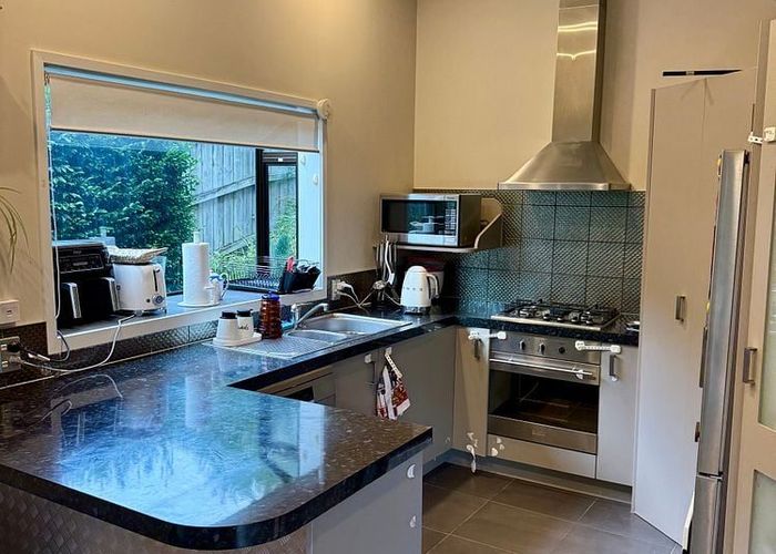  at 1/112 Coronation Road, Hillcrest, North Shore City, Auckland