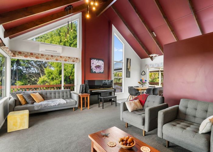  at 14 Longfellow Parade, Glen Eden, Waitakere City, Auckland