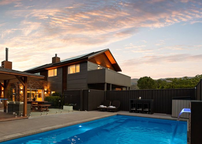  at 18 Foster Place, Mount Pisa