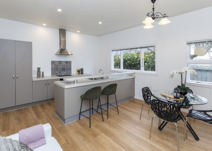  at 18 Sullivan Avenue, Woolston, Christchurch City, Canterbury