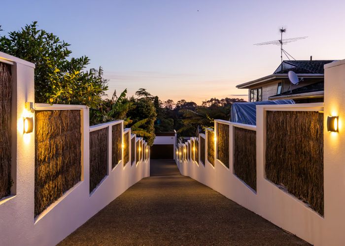  at 3 Holyoake Place, Chatswood, North Shore City, Auckland