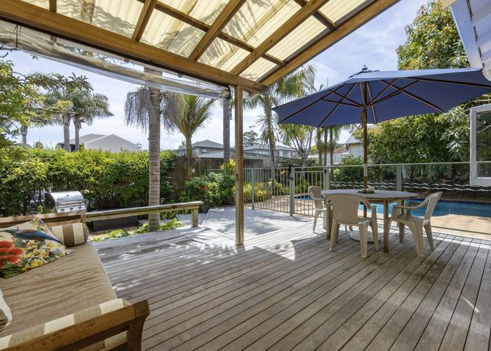  at 38 Queensway, Three Kings, Auckland