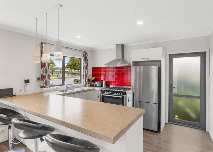  at 160 Travis Road, New Brighton, Christchurch City, Canterbury