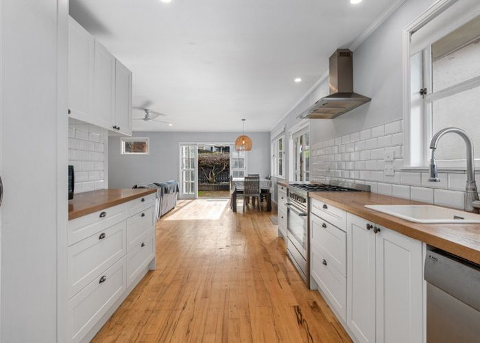  at 25 Glenn Terrace, Otumoetai, Tauranga, Bay Of Plenty