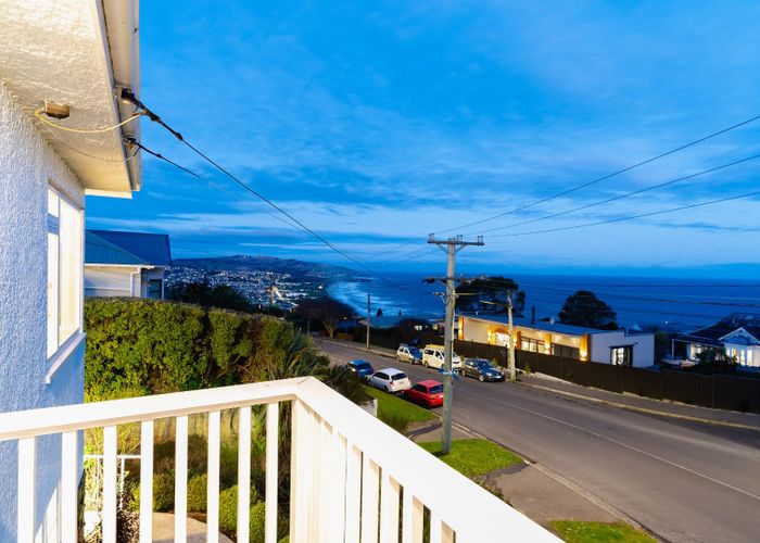  at 70 Aberdeen Road, Saint Clair, Dunedin