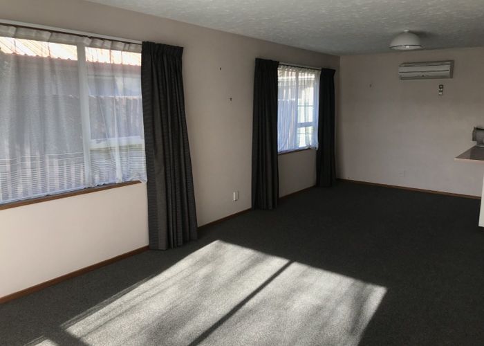  at 2/42 Division Street, Riccarton, Christchurch City, Canterbury