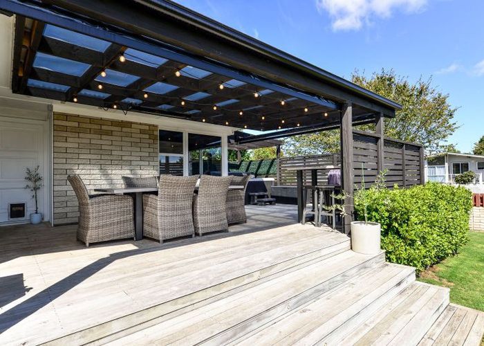  at 2 Katherine Place, Melville, Hamilton