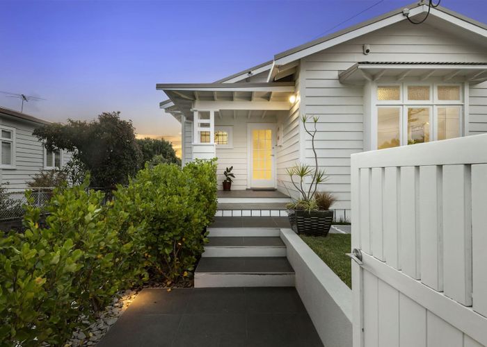  at 69 Pine Street, Mount Eden, Auckland