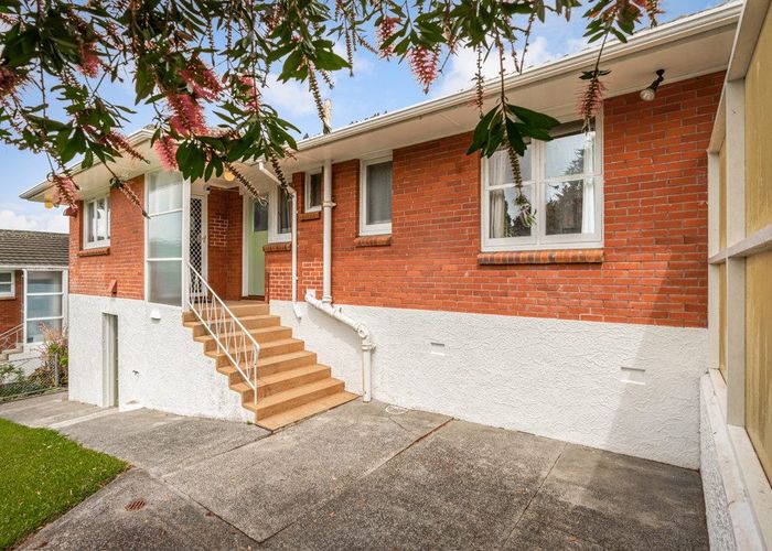  at 27 Westminster Street, New Windsor, Auckland