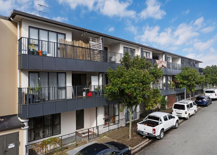  at 2U/1 Wadier Place, Henderson, Waitakere City, Auckland