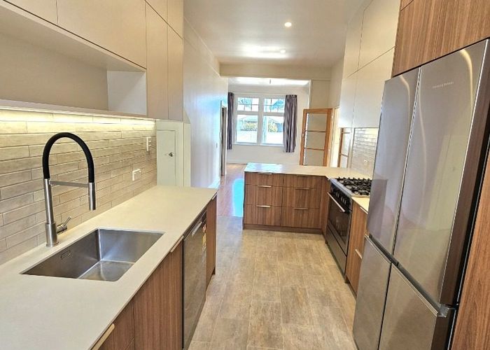  at 512 Devon Street East, Strandon, New Plymouth, Taranaki