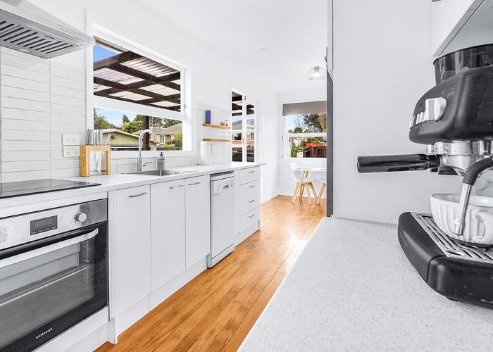  at 1 Kelvin Place, Hamilton East, Hamilton