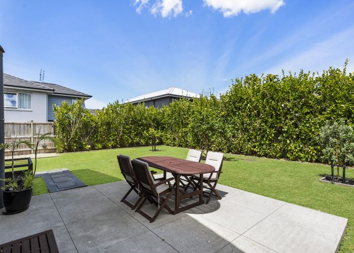  at 17 William Wallbank Crescent, Swanson, Auckland