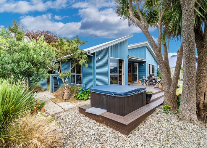  at 9 Landreth Street, Portobello, Dunedin