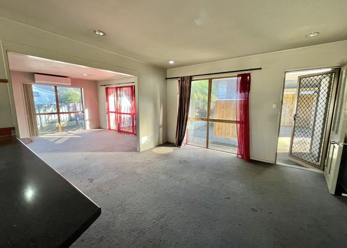  at 9 Everglade Drive, Goodwood Heights, Auckland