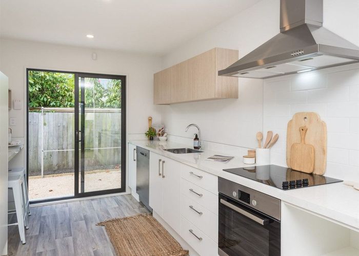  at 3/129 Aikmans Road, Merivale, Christchurch City, Canterbury