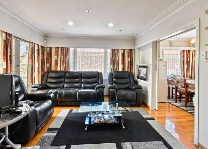  at 6 Lansdown Avenue, Papatoetoe, Manukau City, Auckland