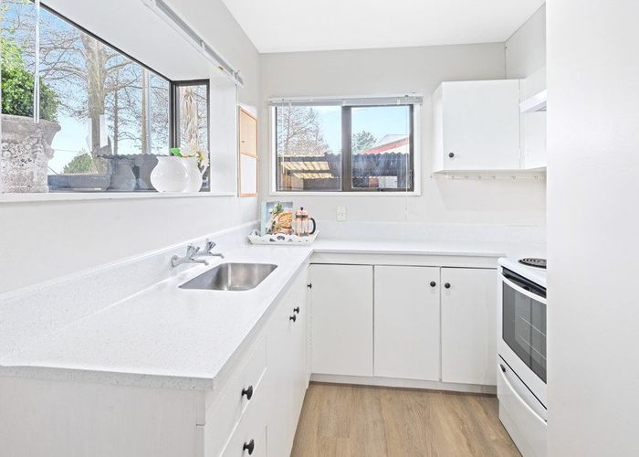  at 1/96 Poulson Street, Addington, Christchurch City, Canterbury