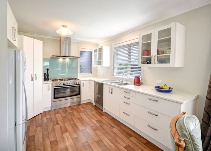  at 8 Kew Place, Corstorphine, Dunedin