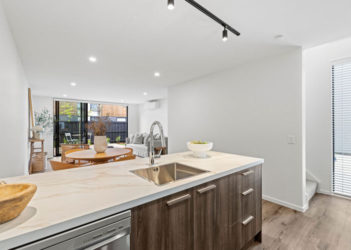  at 2/25 Alexandra Street, Richmond, Christchurch City, Canterbury
