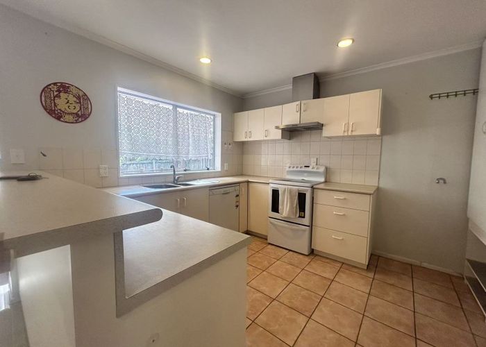  at 3/25 Nicholas Road, Somerville, Manukau City, Auckland