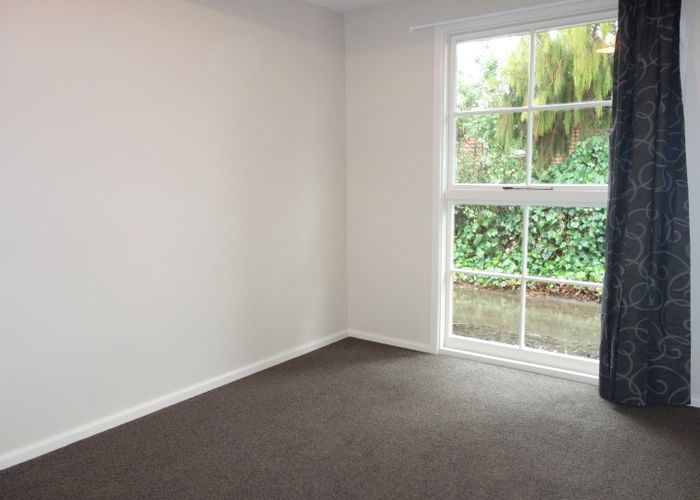  at 2/452 Barbadoes Street, Edgeware, Christchurch