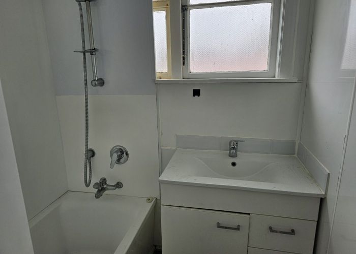  at 33 Awarua Street, Elsdon, Porirua